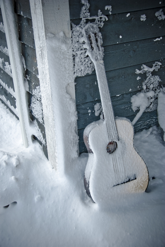 snowguitar.jpg
